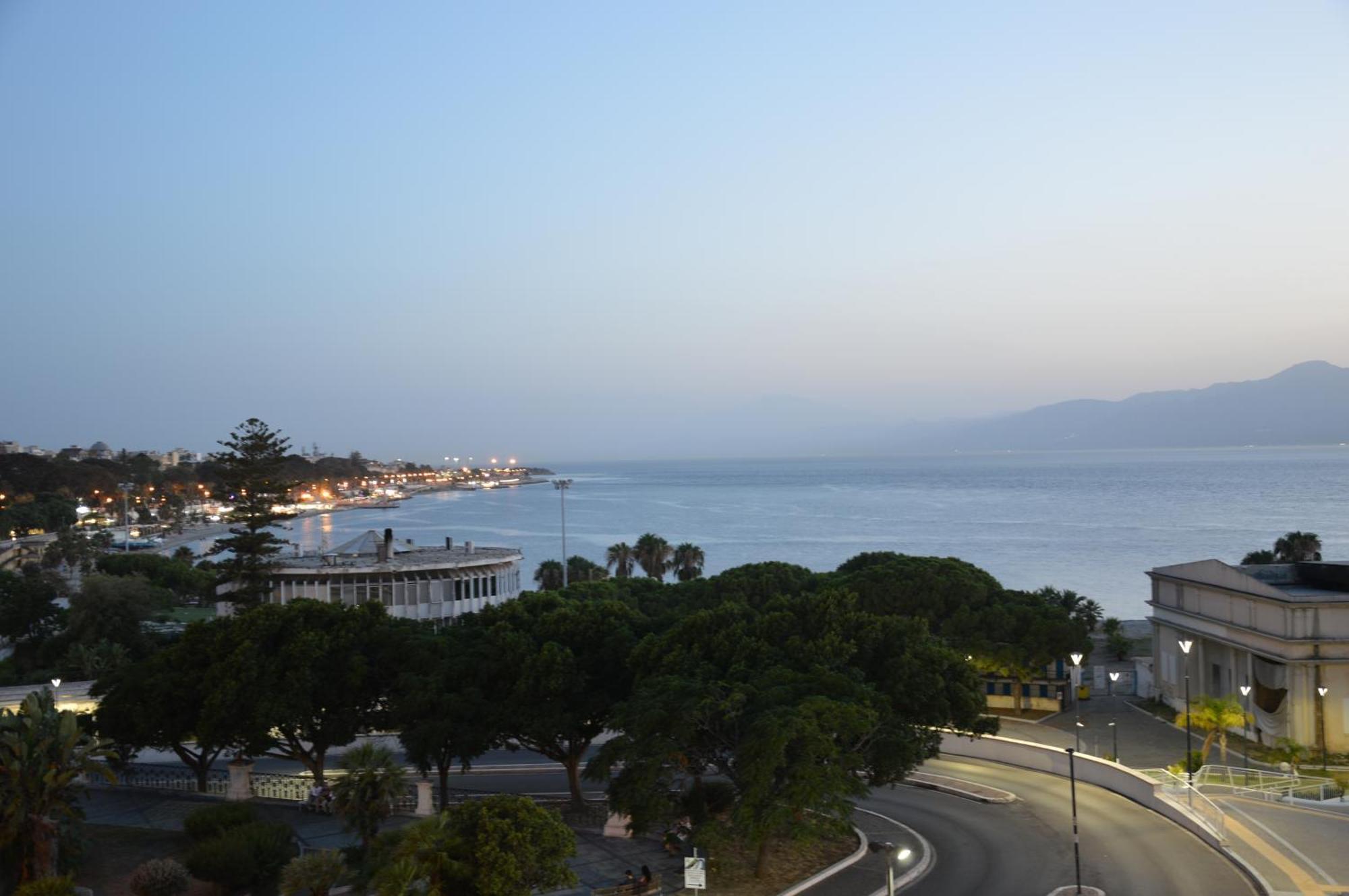 Appartamento Via Roma Reggio Calabria Esterno foto