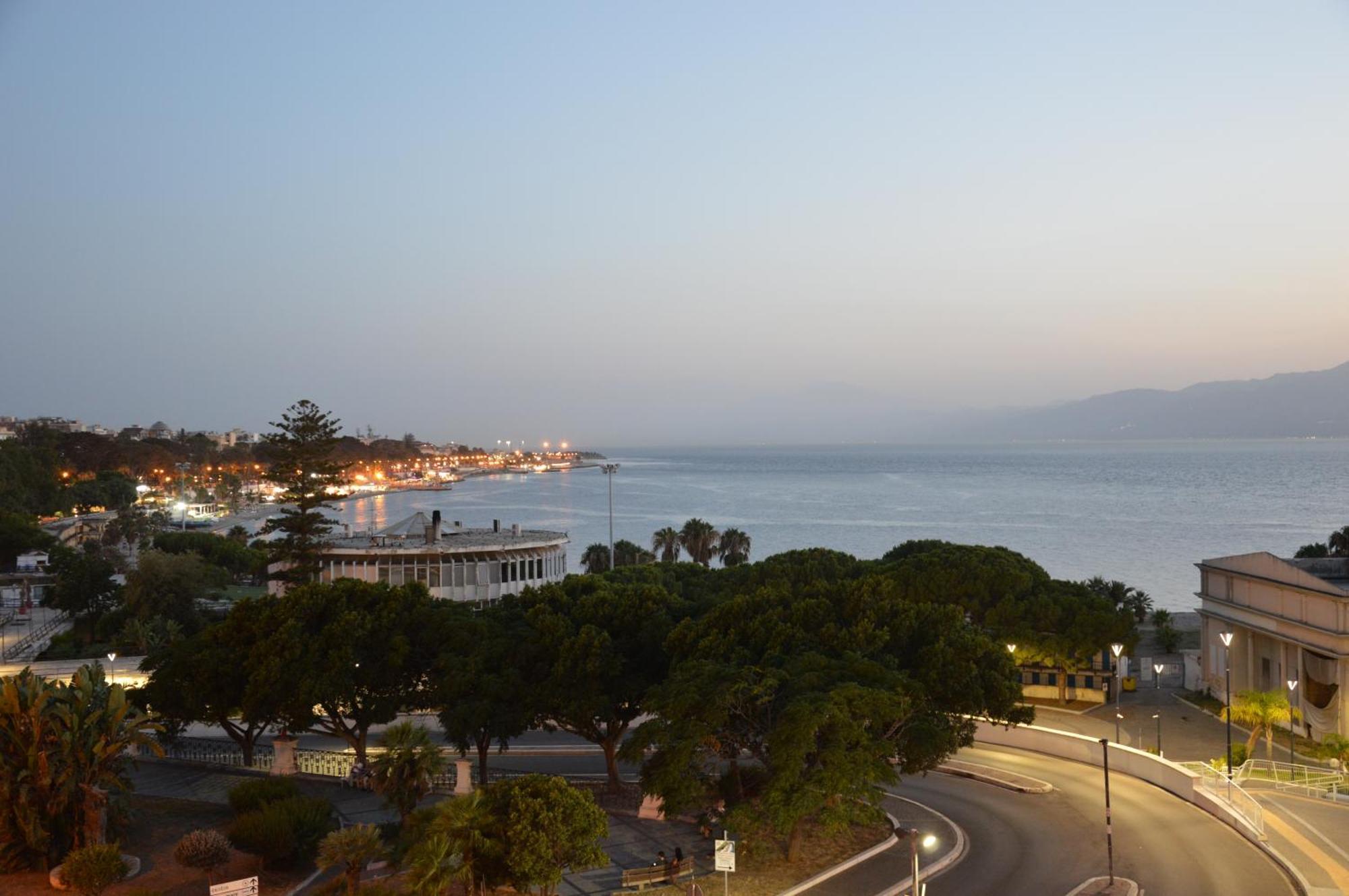 Appartamento Via Roma Reggio Calabria Esterno foto